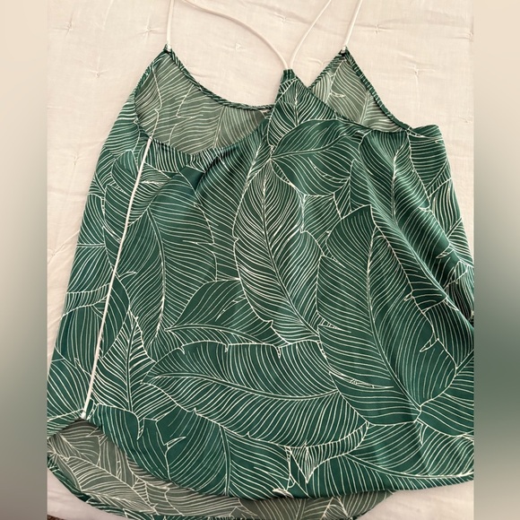 Victoria's Secret Green Leaf Pattern Cami - Picture 2 of 3